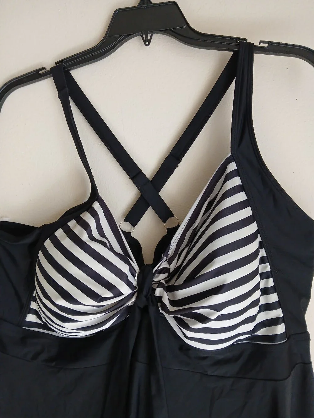 Bloom Chic Swim Top Size 26 Black White